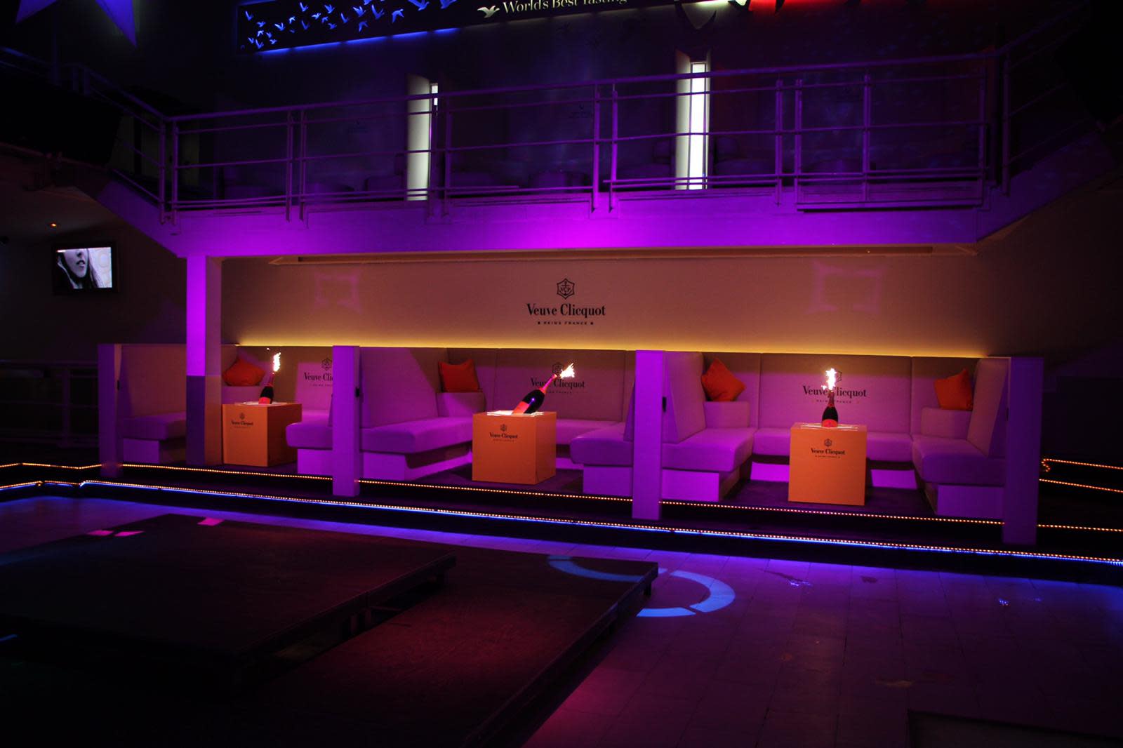 VIP nightclub + table/bottle Cologne | Pissup
