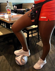Ailes de poulet à volonté au Hooters