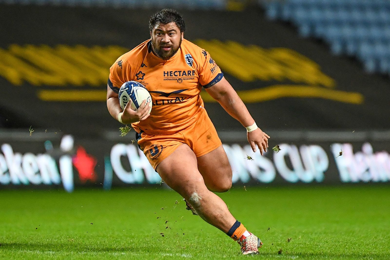 Titi Lamositele carrying in Champions Cup action for Montpellier