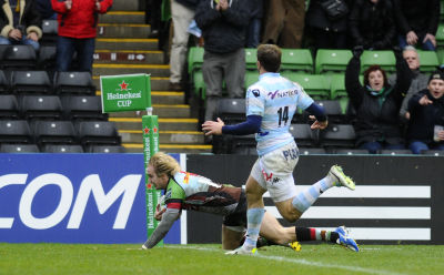 Christian WADE of Racing 92 scores his try during the French