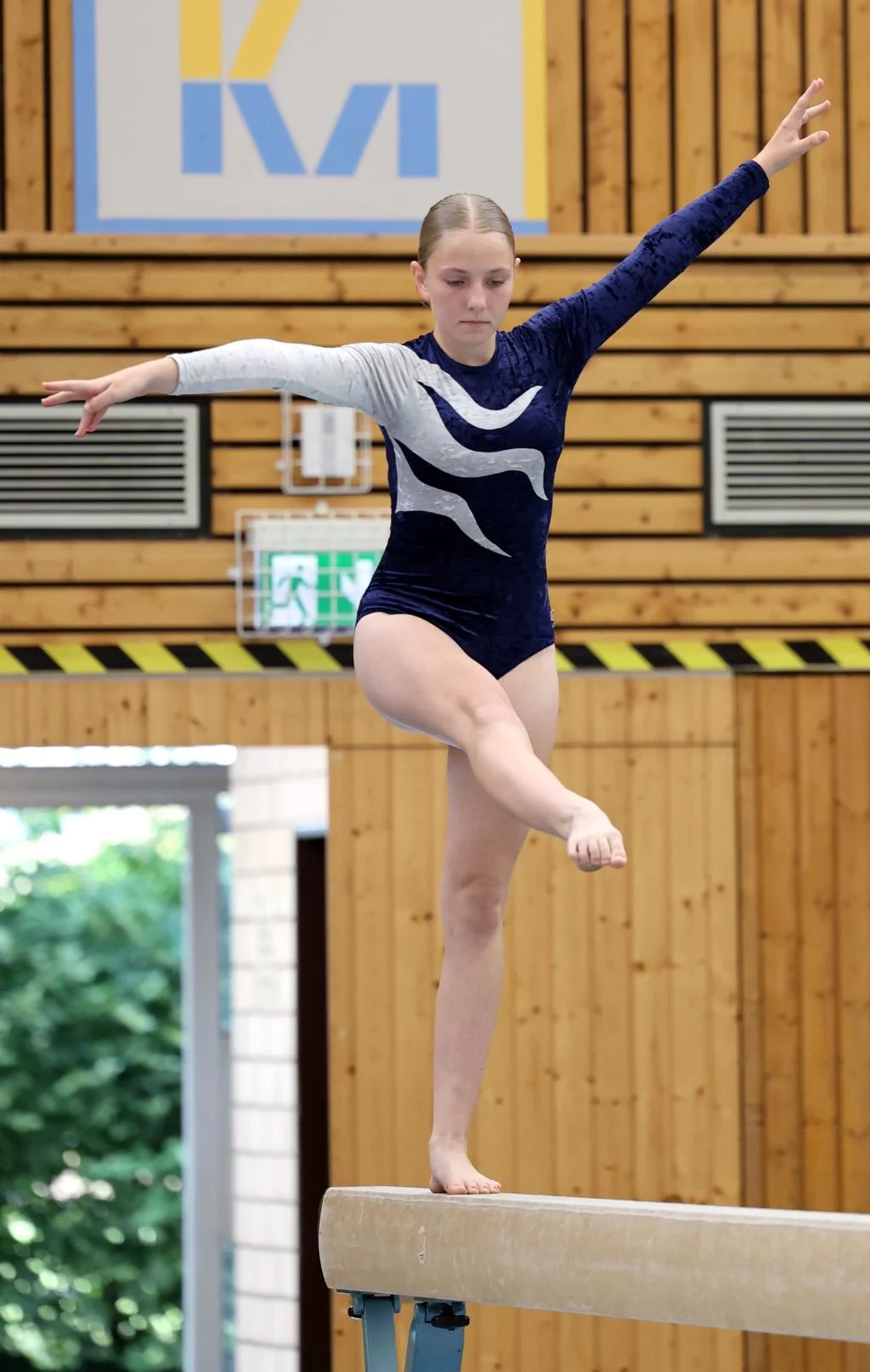 tuju_night_2025_iona_balken