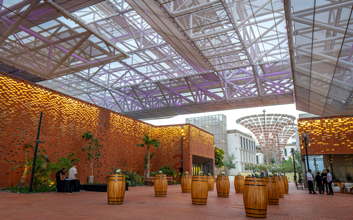 C3 Plaza | Capacity: 1,300