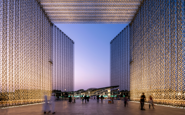 Expo Portal | Capacity: 16,000 standing, 9,130 banquet, 10,956 cocktail