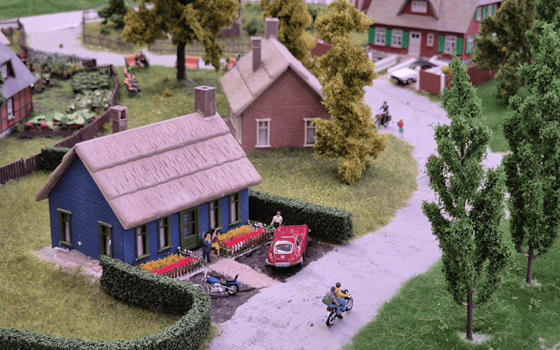 Small-Worls-Blue-house Small-Worls-Blue-house