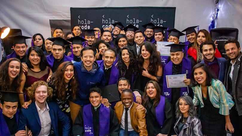 hola code header image