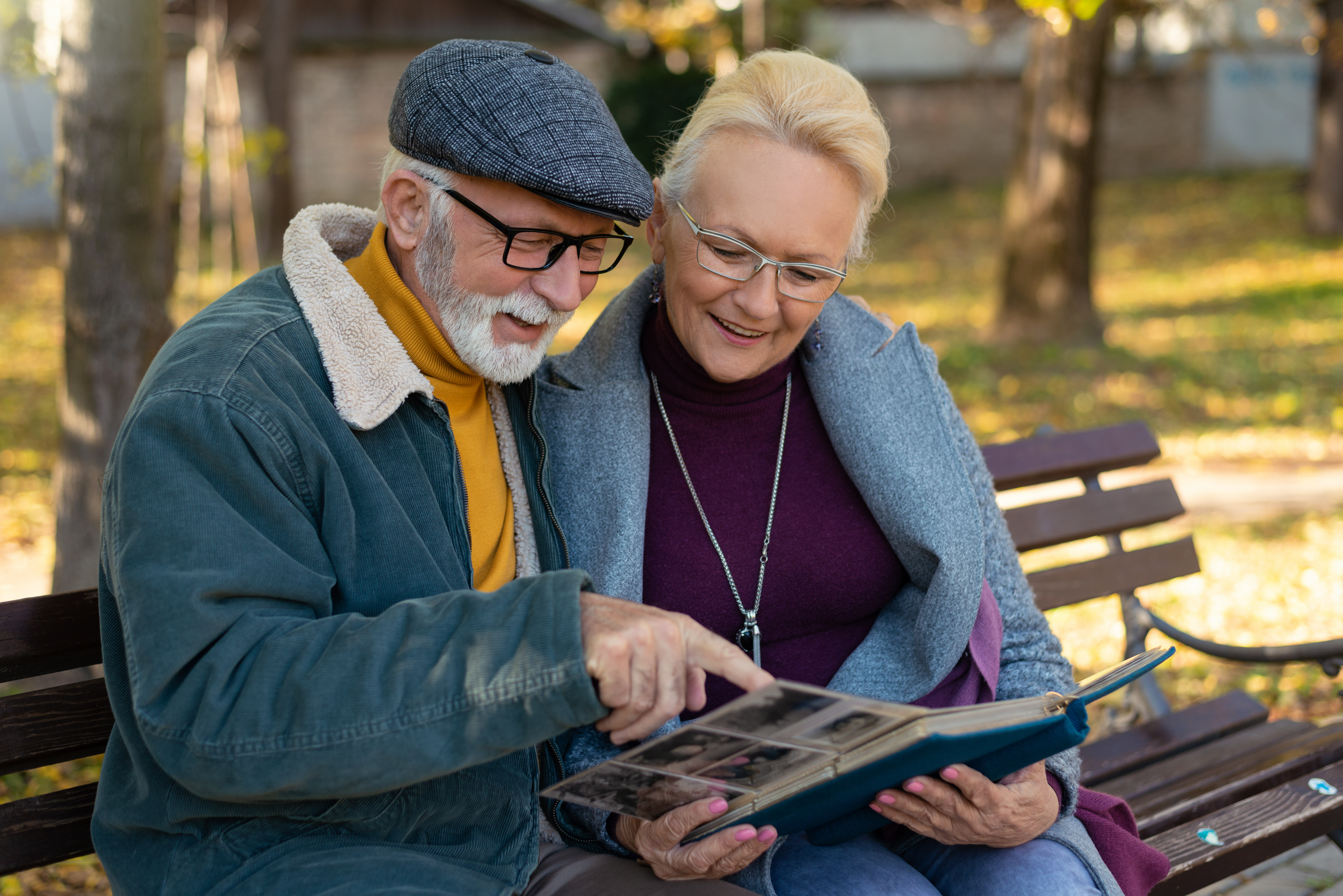 OLD COUPLE