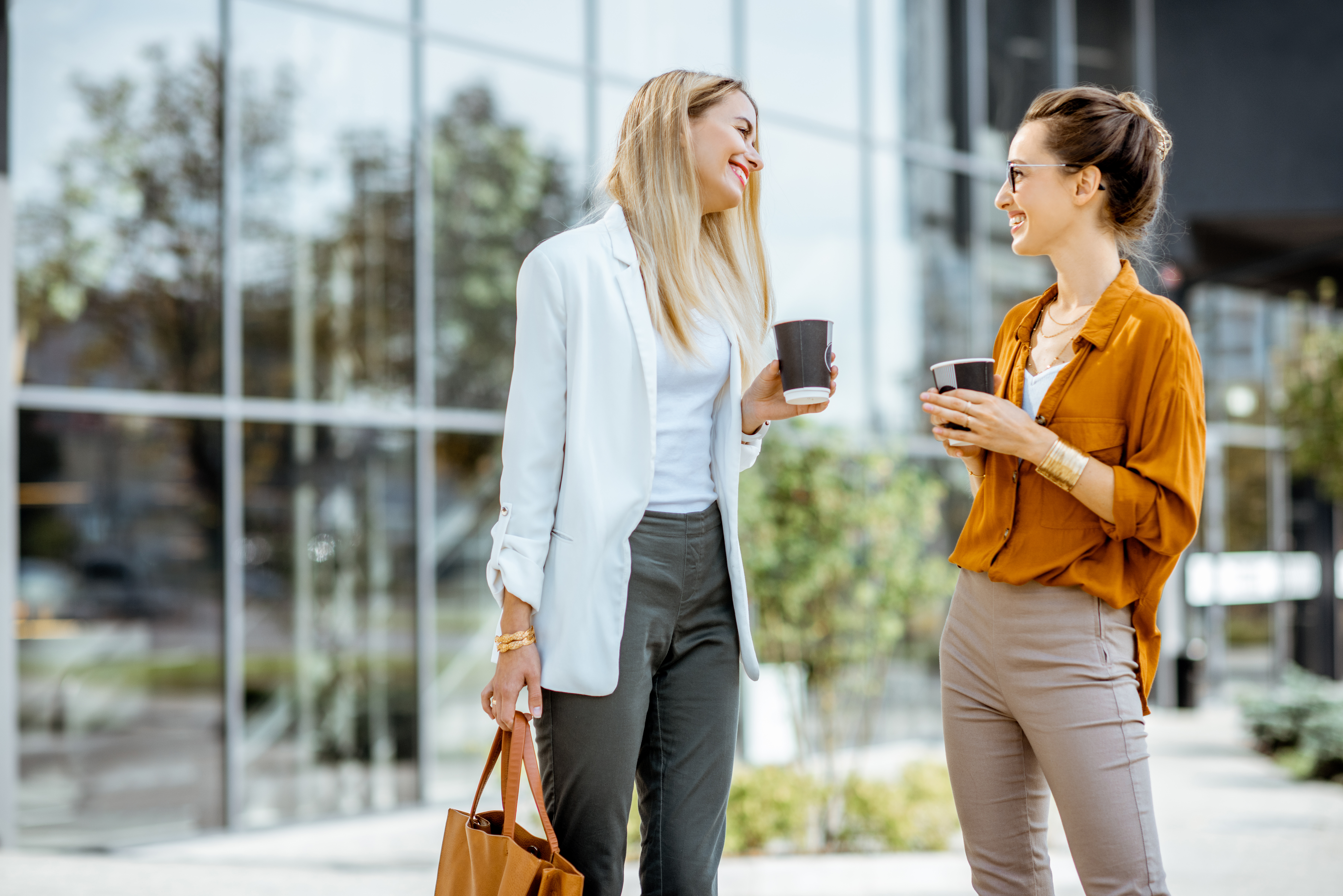 WOMEN TALKING