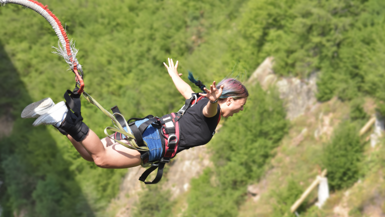 BUNGEE JUMPING