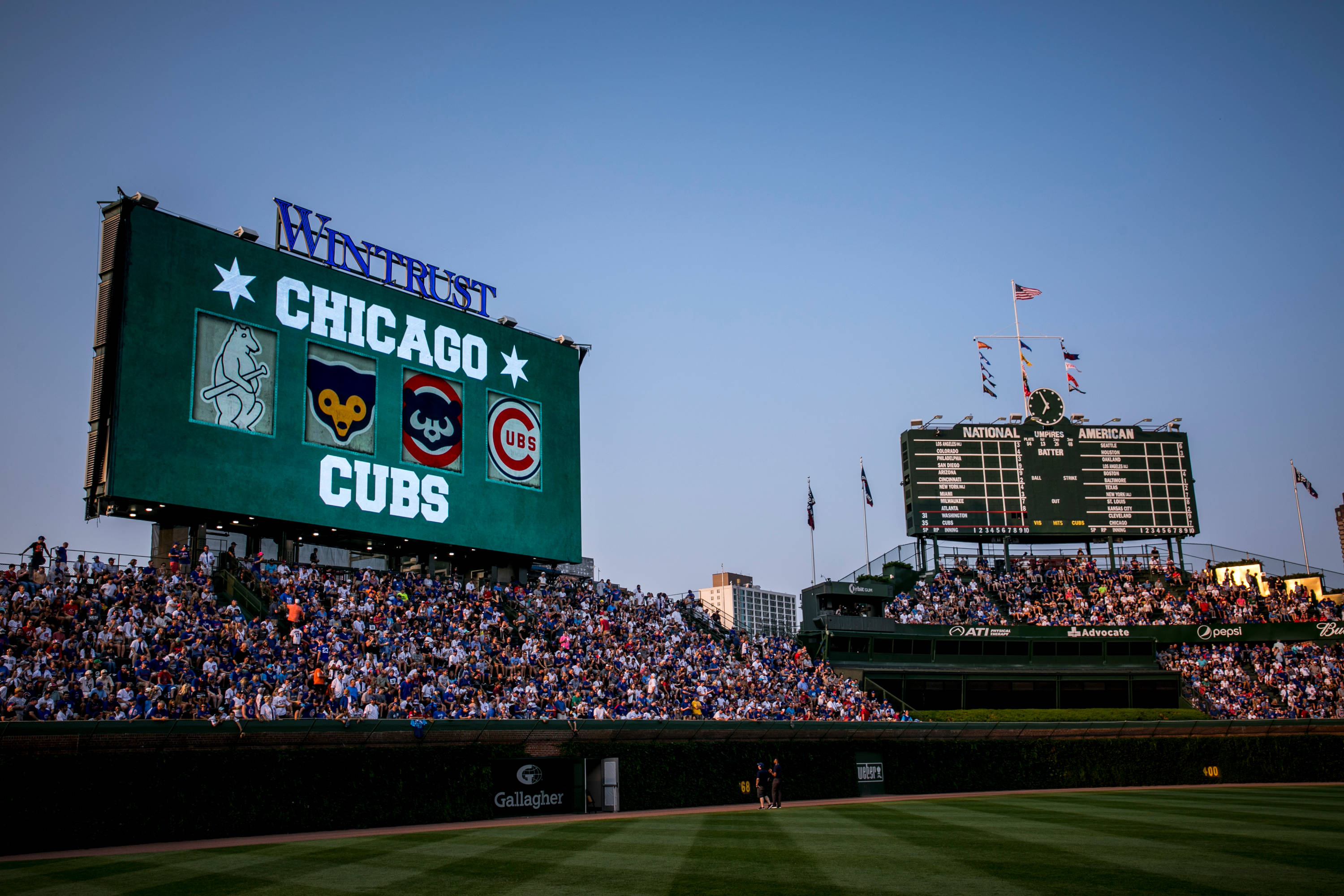 WATCH: The Moment The Wrigley Field Marquee Flashed 'CUBS WIN