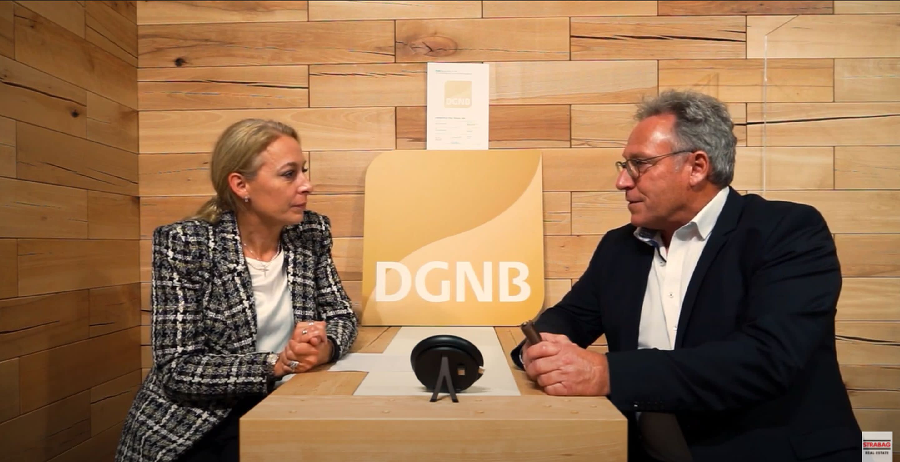 Bild: DGNB-Vorständin Frau Lemaitré im Interview mit SRE Technikchef Jörg Lin