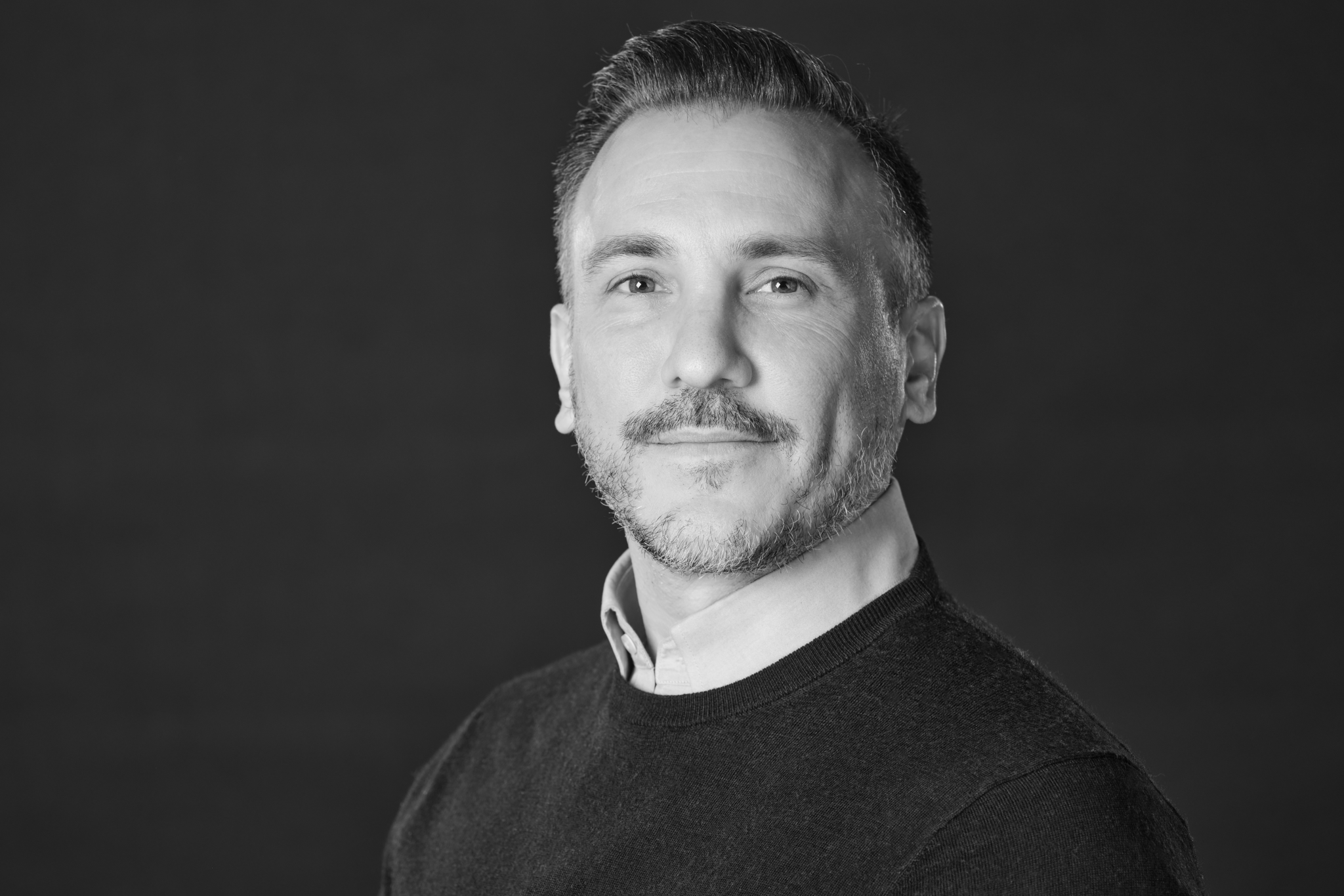 MarcDeVellis headshot new 0825 bw
