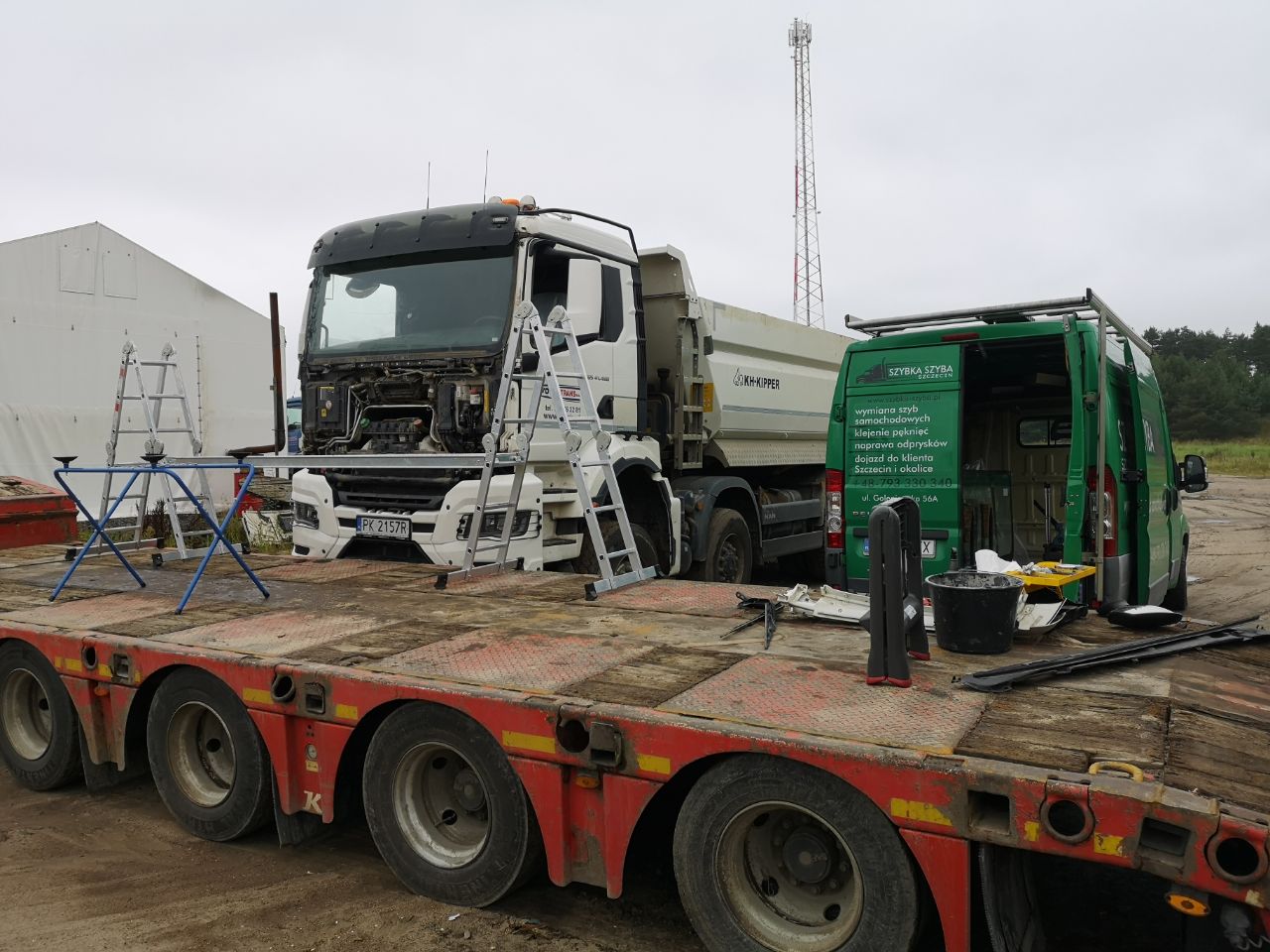Mobilna wymiana szyb TIR i ciężarowych

Dla firm transportowych oferujemy mobilną wymianę szyb w samochodach ciężarowych. Dojeżdżamy do bazy firmy, na parking lub w inne wskazane miejsce, minimalizując przestoje pojazdów i straty operacyjne.

To idealne rozwiązanie dla flot oraz firm transportowych, którym zależy na czasie.