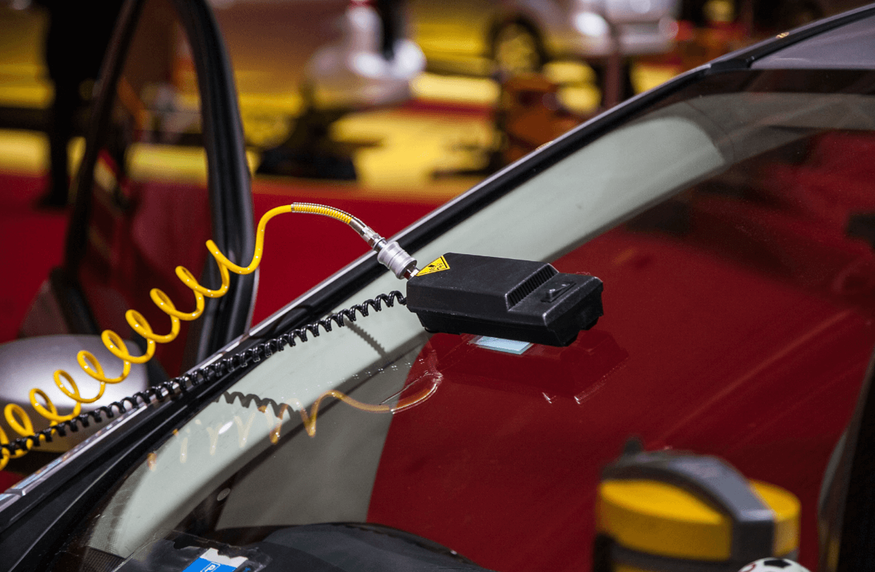 Naprawa szyb samochodowych