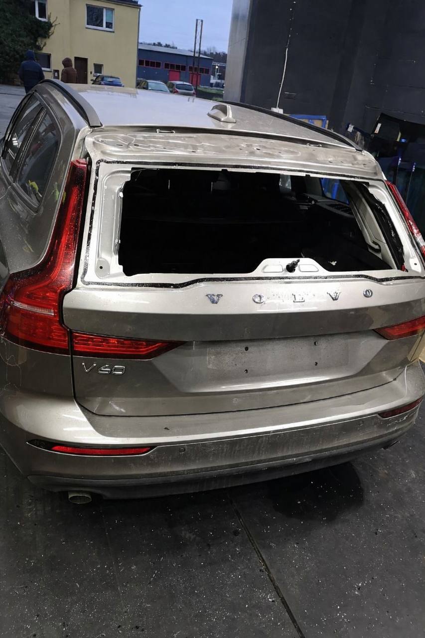 Wymiana tylnej szyby w VOLVO