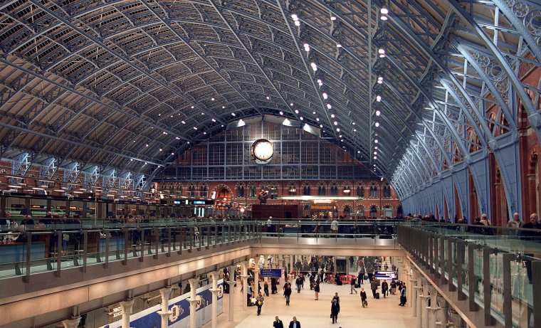Blog Image // 10 Things to Do at London's St Pancras
