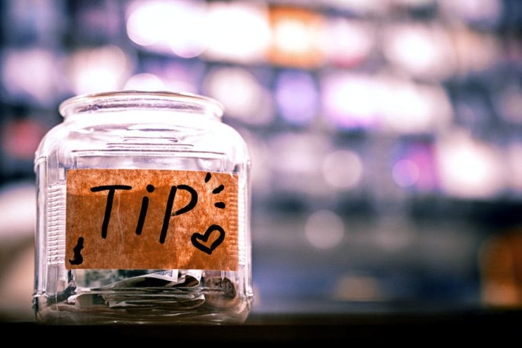 Blog Image // A Guide to Tipping in Other Countries