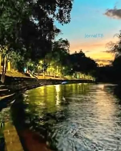 É noite em BDC