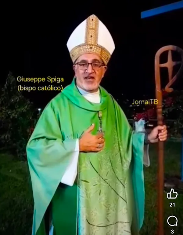 Bispo católico, dom Giuseppe Spiga, abençoa Barra do Corda