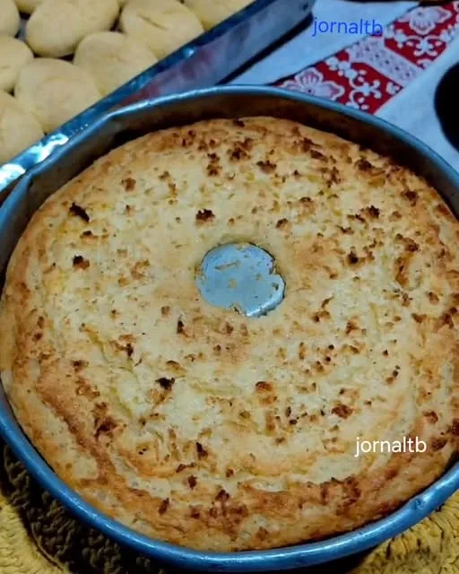 Sugestão para café da manhã é um suculento bolo de macaxeira.