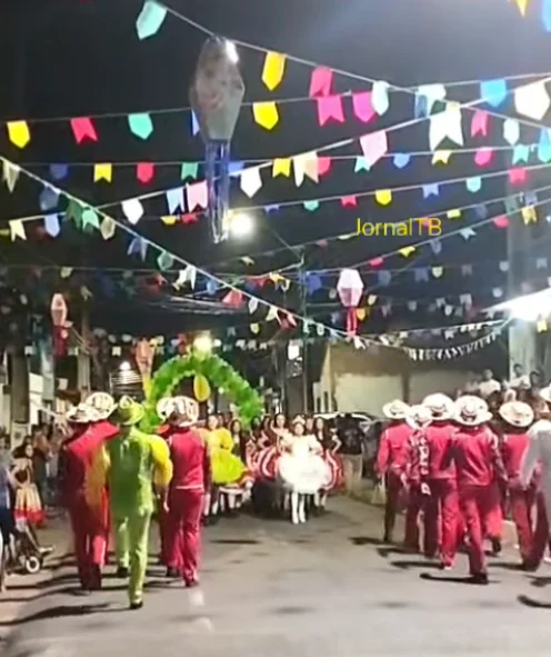 A produção do vídeo é da Andréa Medeiros