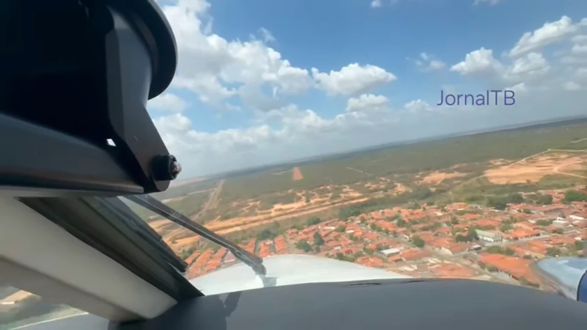 O video é do acervo do Cleomilton Macedo, administrador do aeroporto