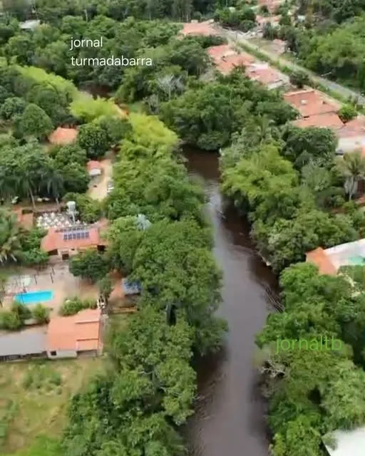 Tomada aérea do rio Corda