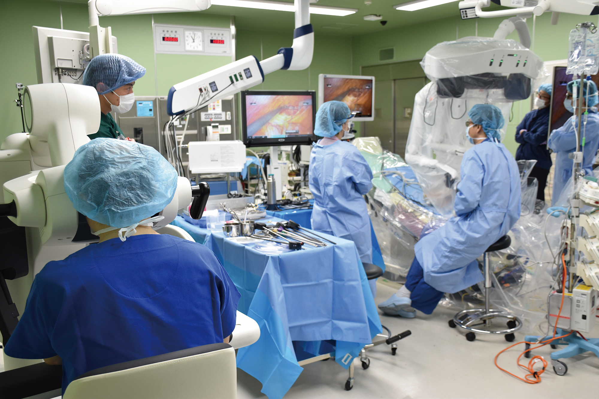 患者と医師を支えるテクノロジー。手術支援ロボットが起こす革命 