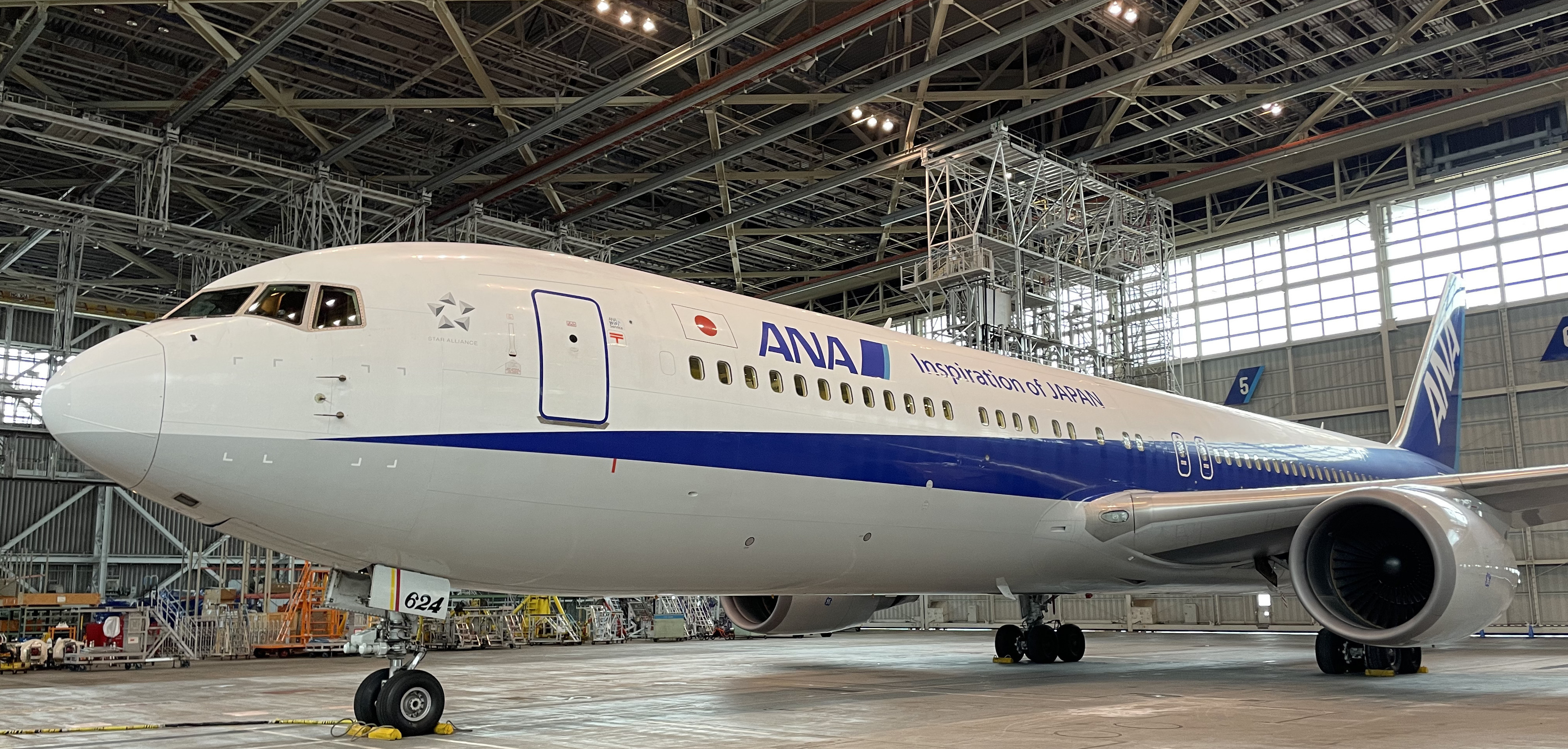 ANA×川崎重工の飛行機グッズに宿る技術のチカラと人々の想い | ANSWERS