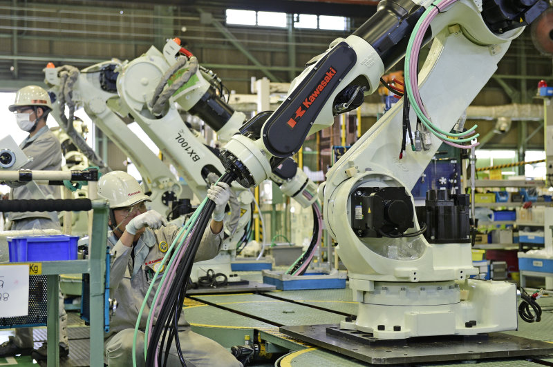 Kawasaki's Robotics: Five of Pursuits that the World's Manufacturing | ANSWERS | Kawasaki's Solutions for the Future | Kawasaki Heavy Industries