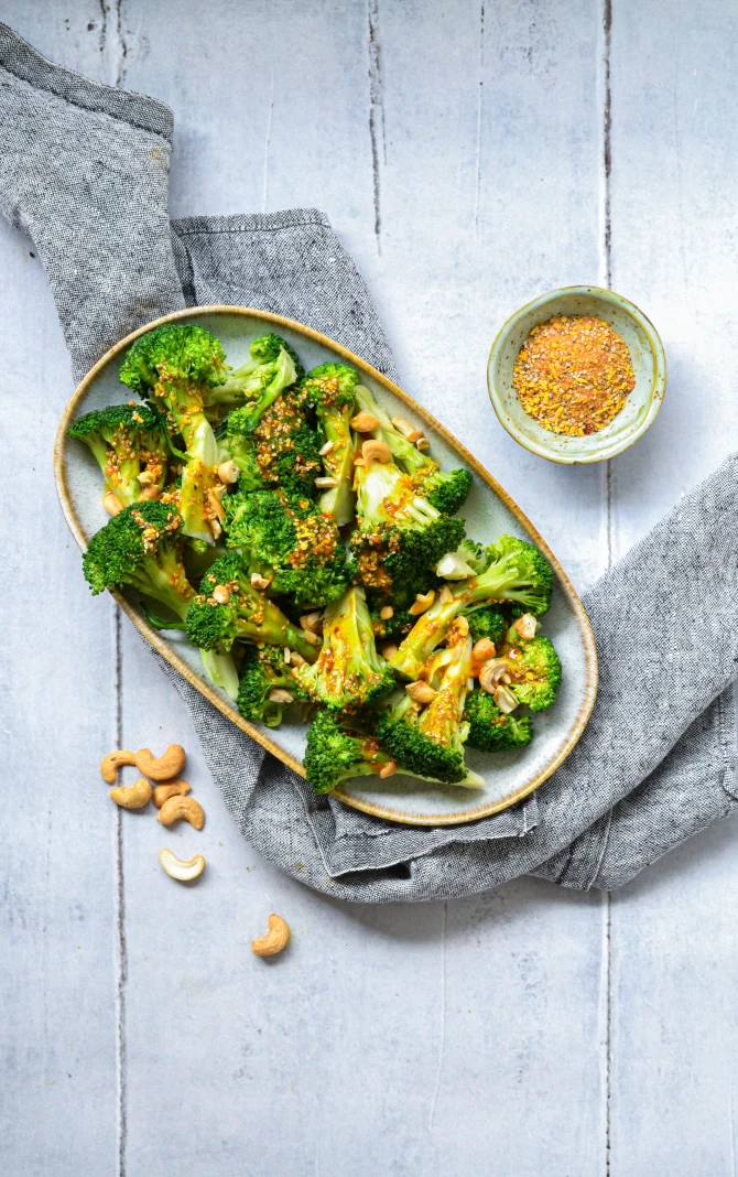 Dampet broccoli med tomatvinaigrette