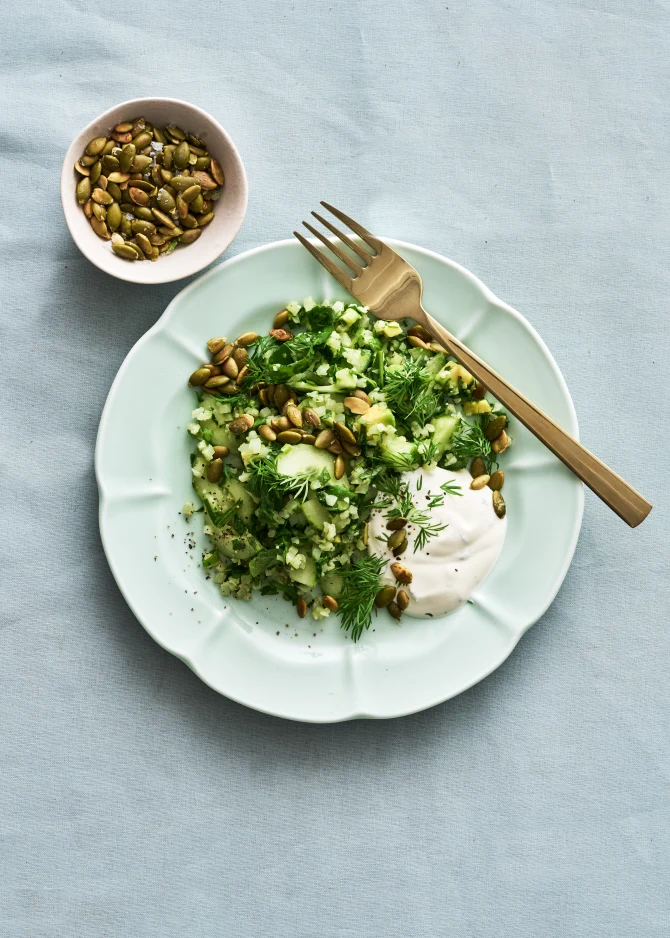 Salat med blomkålsris