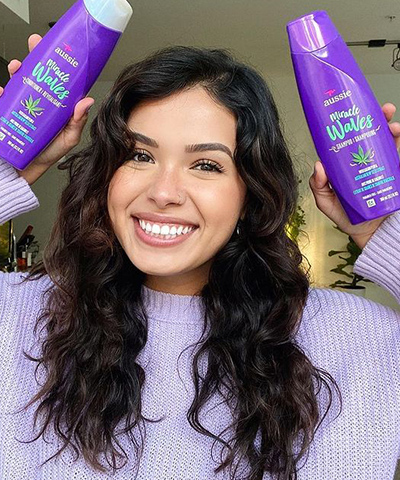 @itsmandarinn over here keepin it cute and using Miracle Waves to get the wavy hair of our dreamzzz