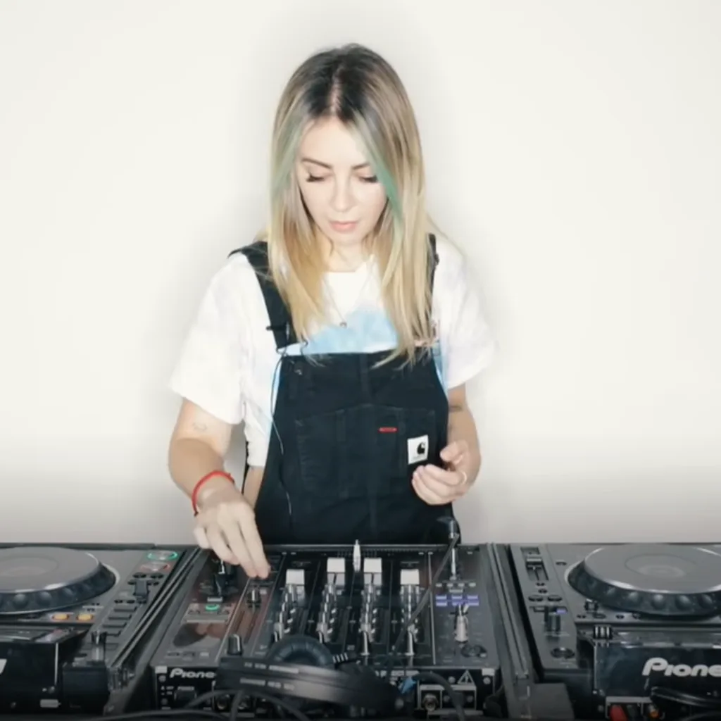 Alison Tutorial Alison Wonderland drops second