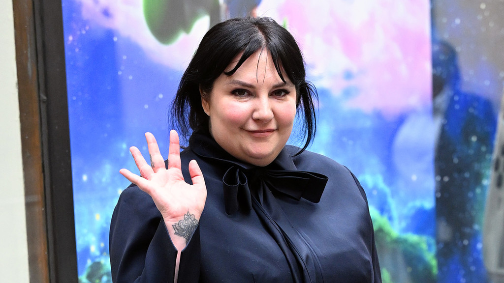 Lena Dunham keen to make Girls movie once series is 'appropriately missed'