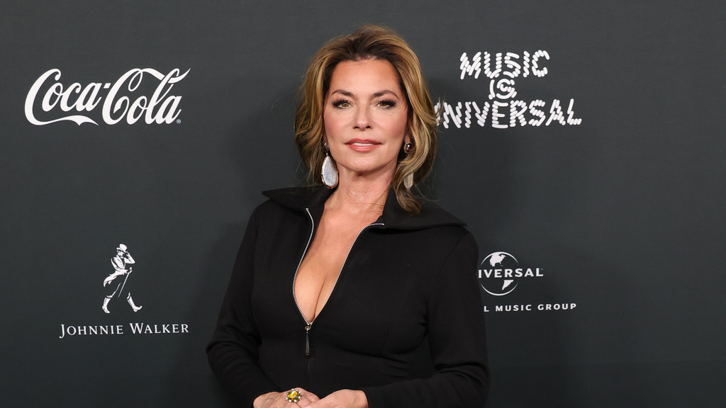 Shania Twain missed Taylor Swift's wedding for Harry Styles