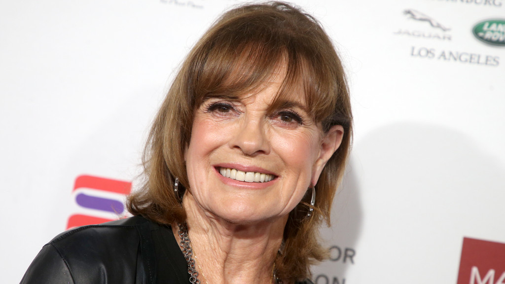 Linda Gray auctions off Who Shot JR scripts from Dallas
