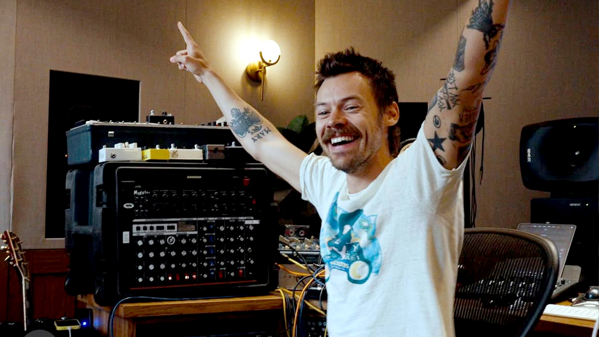 Harry Styles returns with synthpop banger ‘Aperture’ and fans are losing it