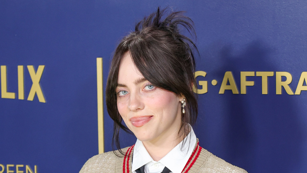 Billie Eilish 'can't stop crying' over Justin Bieber moment at Coachella