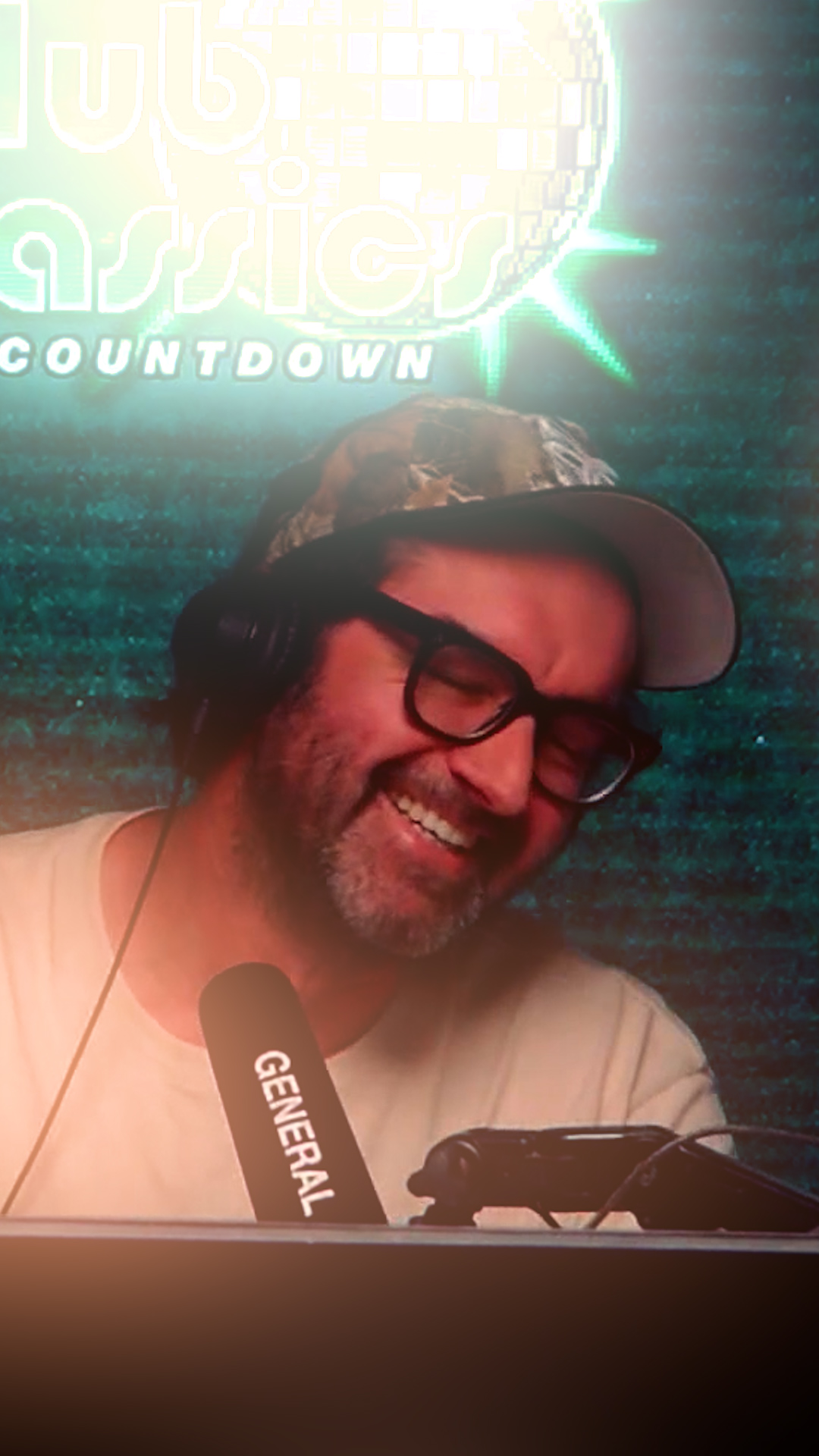 Lee makes a confession