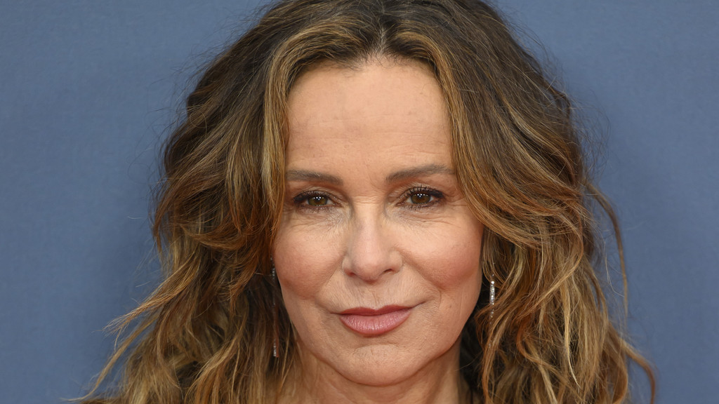 Jennifer Grey to reprise iconic Dirty Dancing role in upcoming sequel