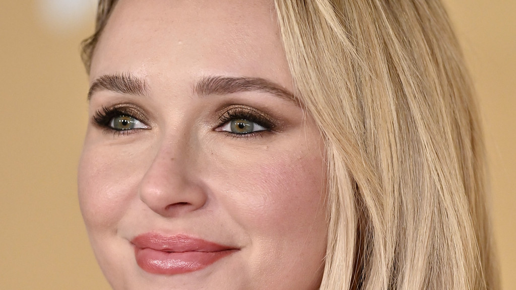 Hayden Panettiere found unresponsive after cardiac arrest - report