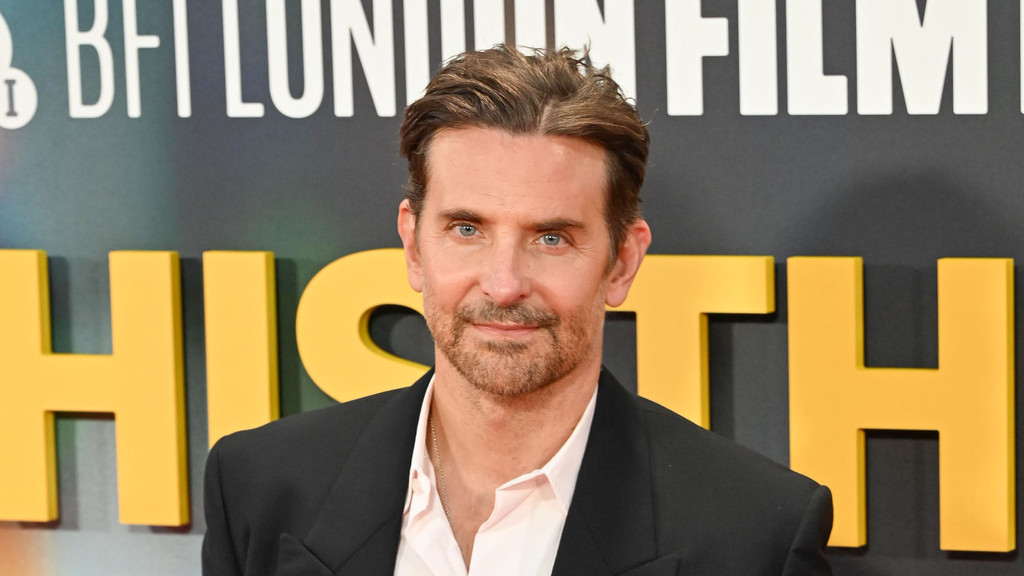 Bradley Cooper to write, direct and star in Margot Robbie's Ocean's prequel