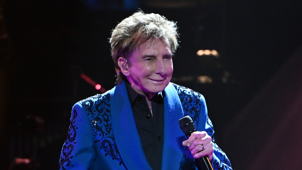 Barry Manilow postpones Las Vegas residency following cancer surgery