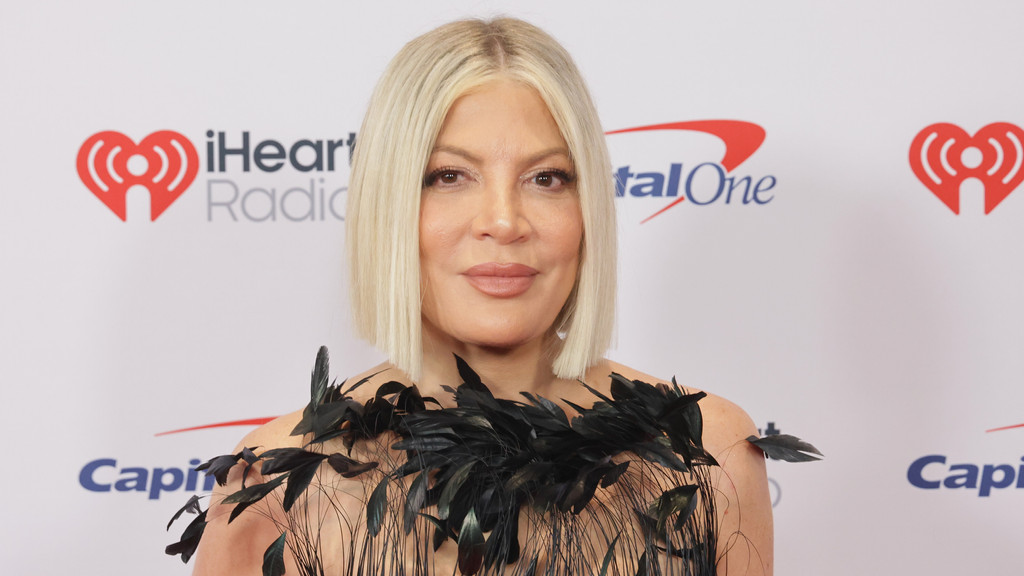 Tori Spelling recalls failed date with Freddie Prinze Jr