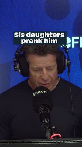 Si's daughters prank him