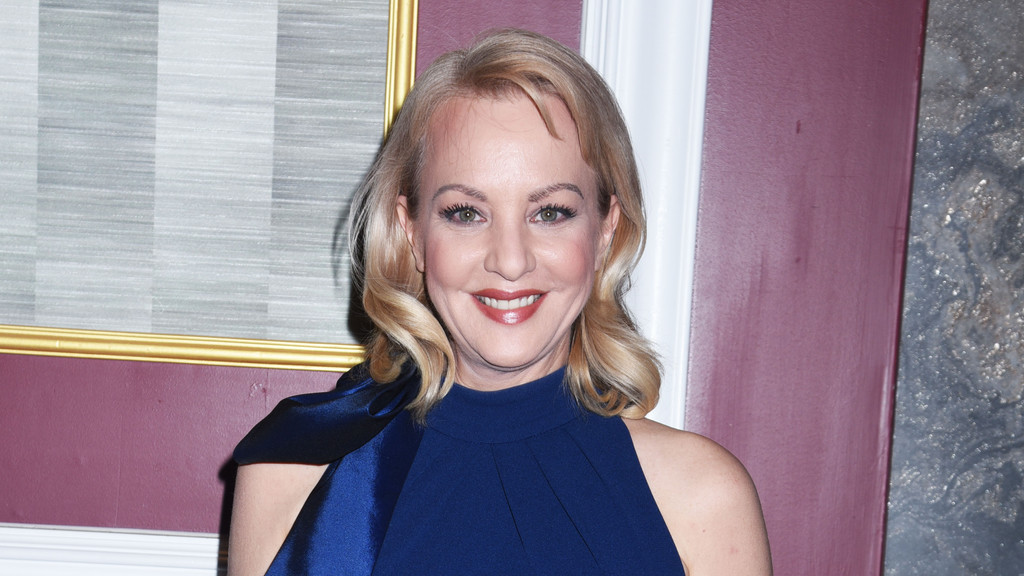 Wendi McLendon-Covey challenges Jeff Garlin's version of Goldbergs exit