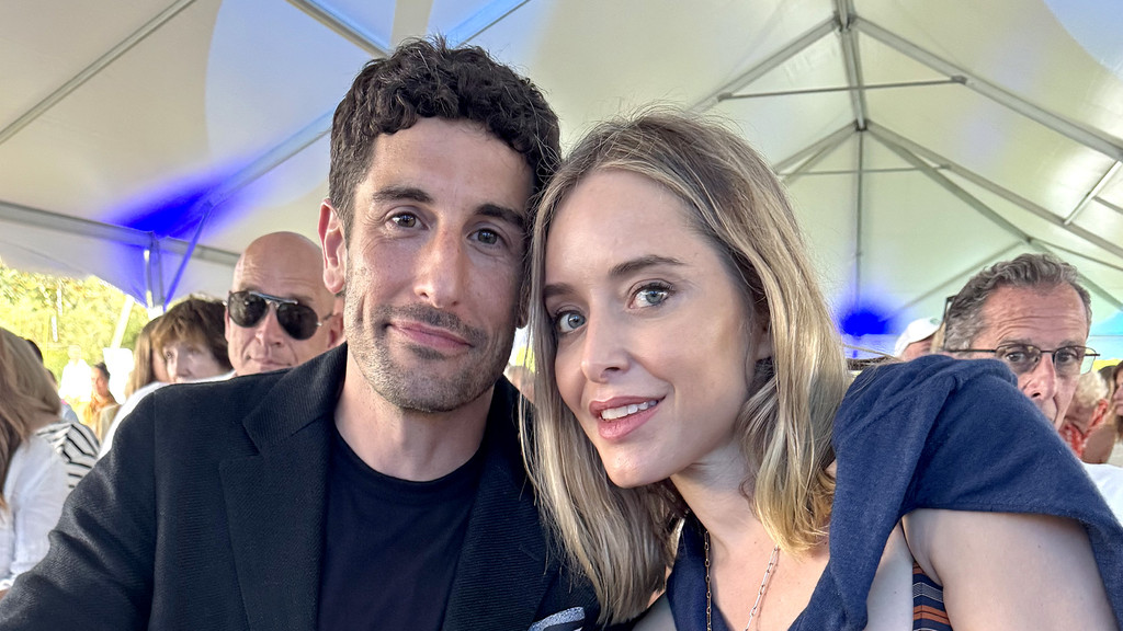 Jason Biggs' estranged wife Jenny Mollen breaks silence after marriage split