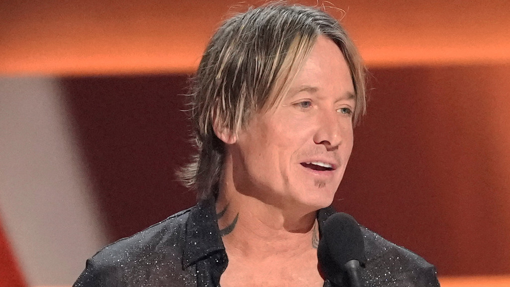 Keith Urban 'forever grateful' as longtime manager announces retirement