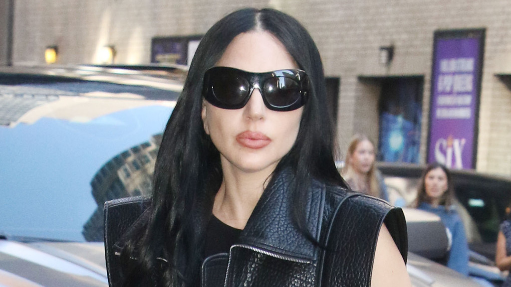 Lady Gaga cancels concert due to respiratory infection