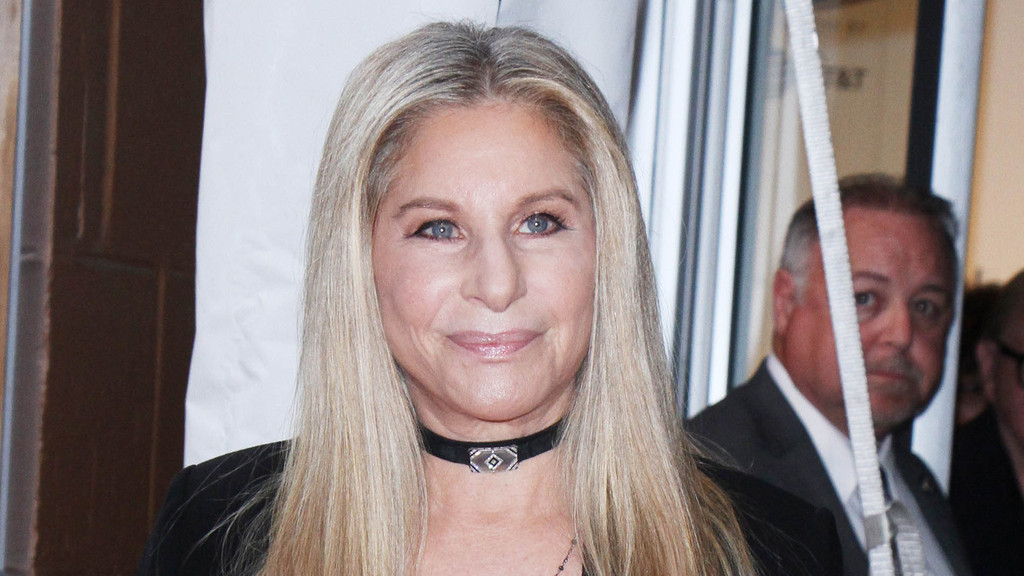 Barbra Streisand delighted by 'Hello, Gorgeous!' sign in New York City